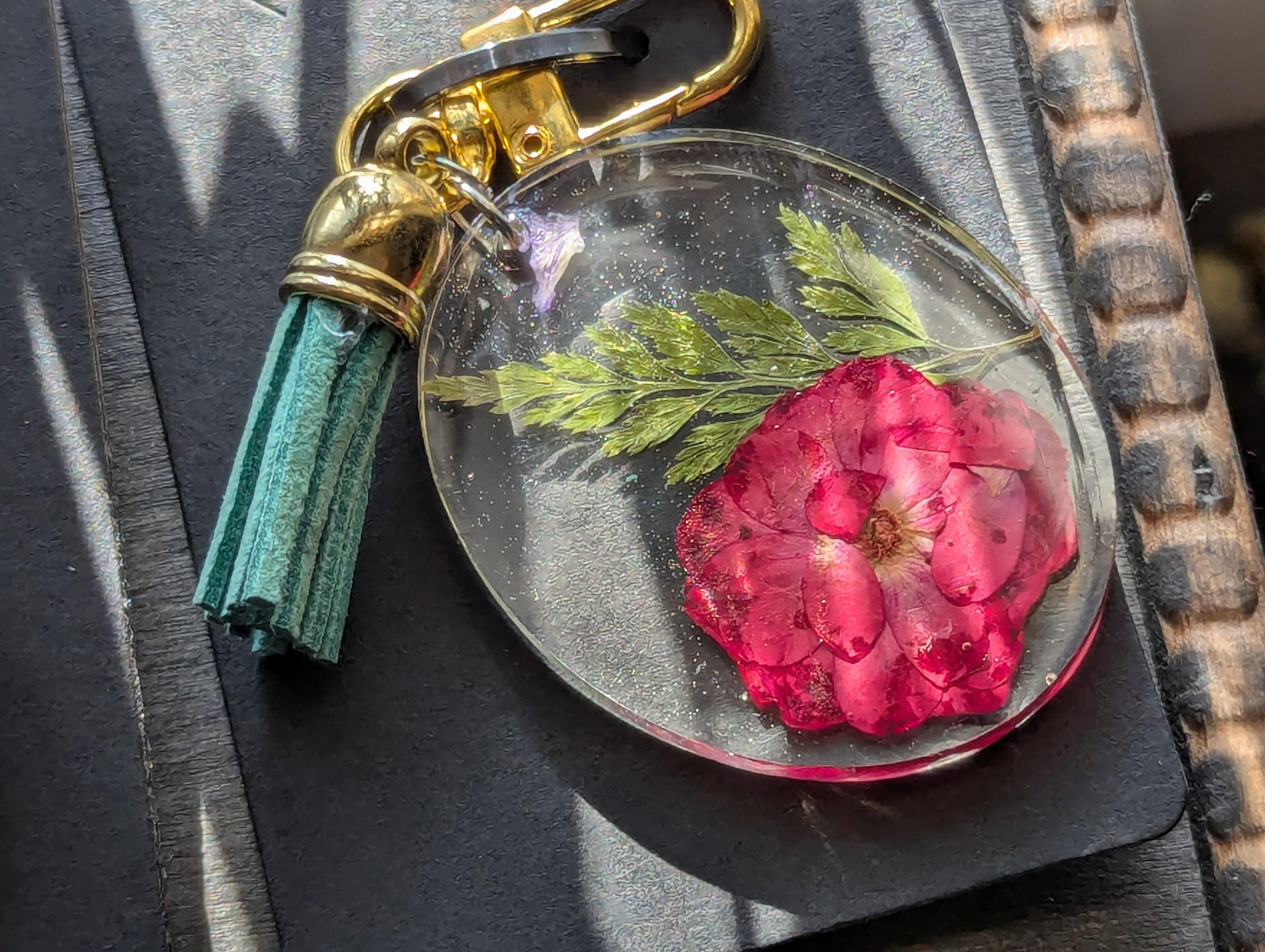 Flower zipper clipper