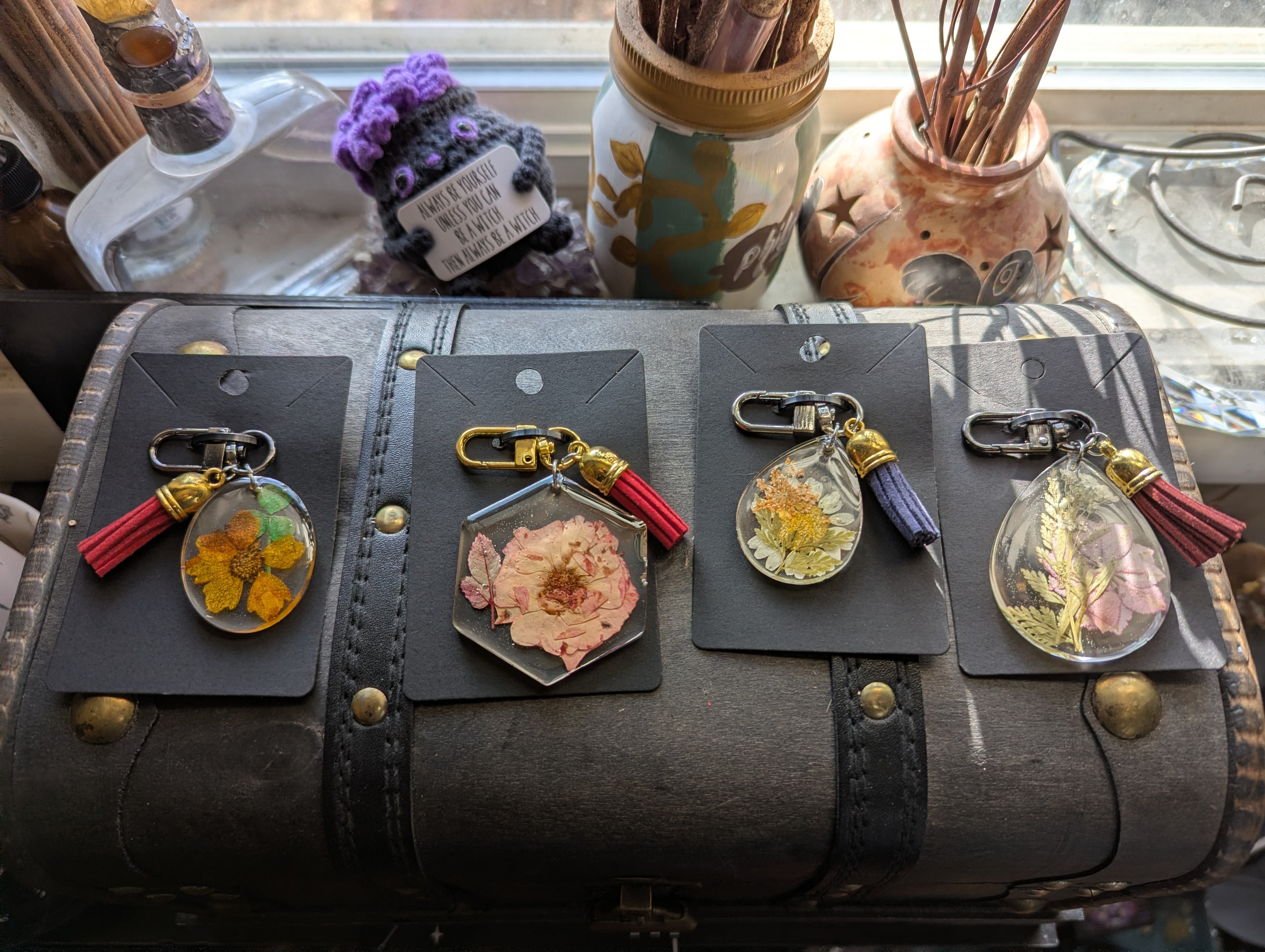 Flower zipper clipper