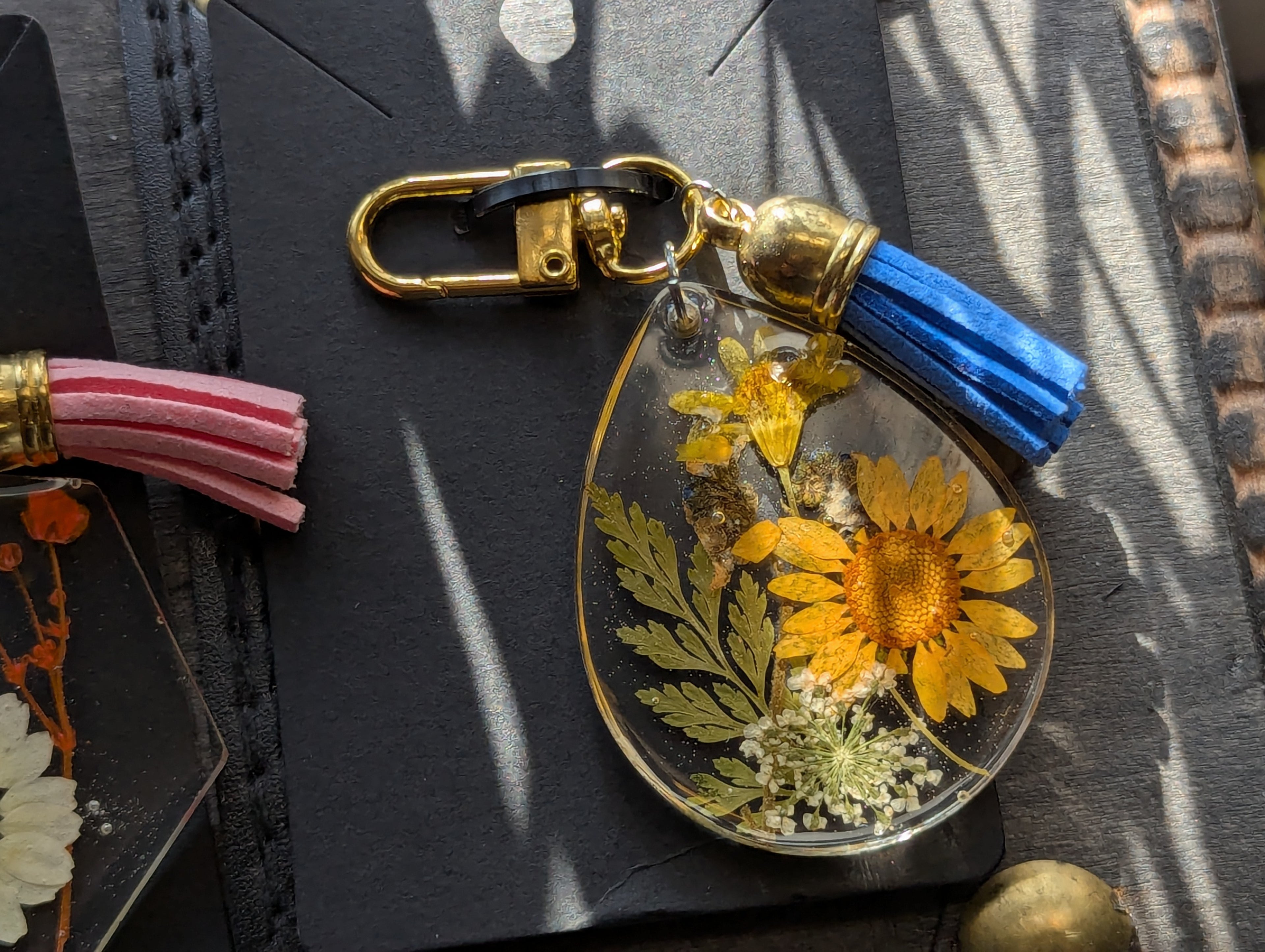 Flower zipper clipper