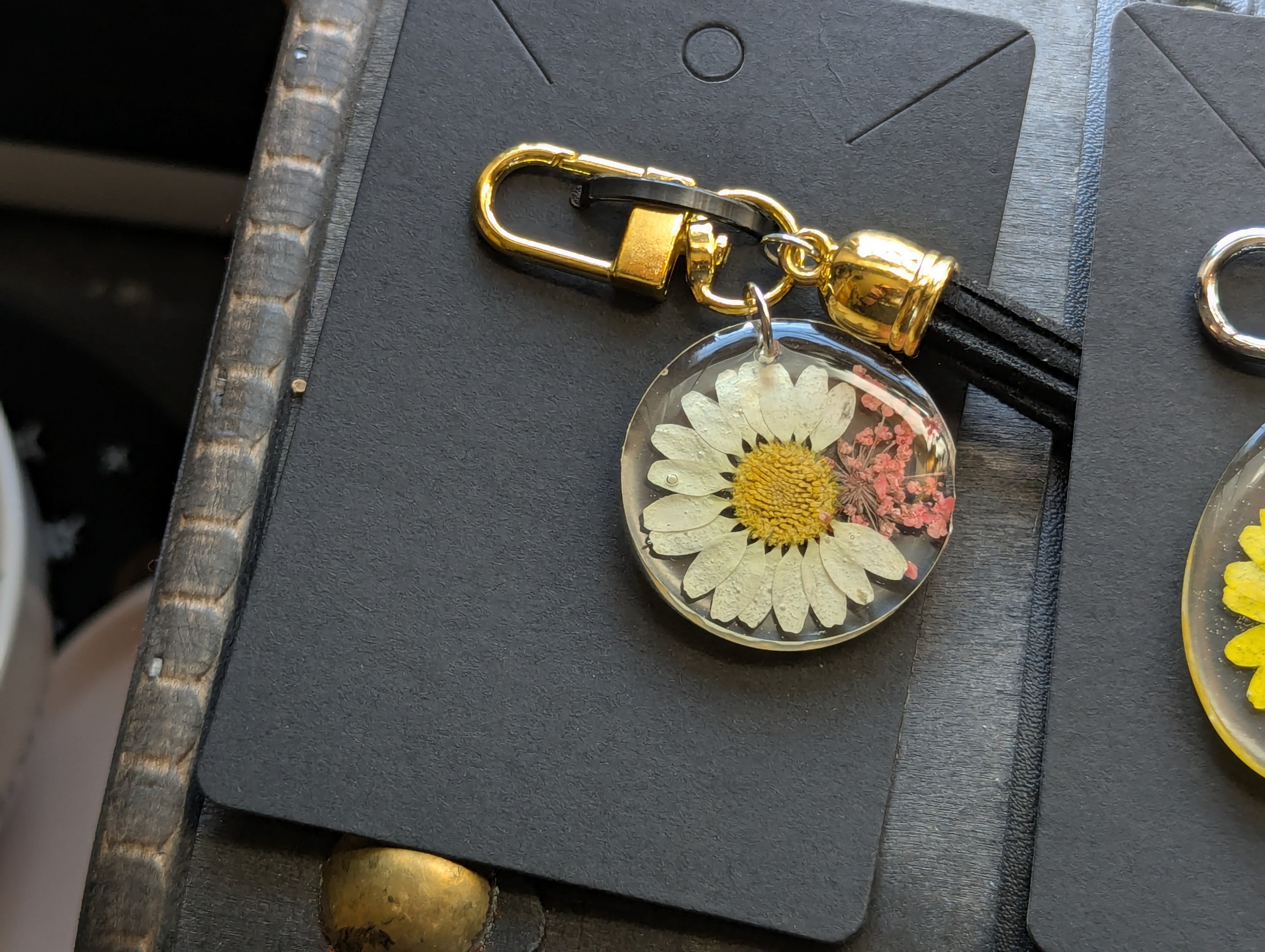 Flower zipper clipper