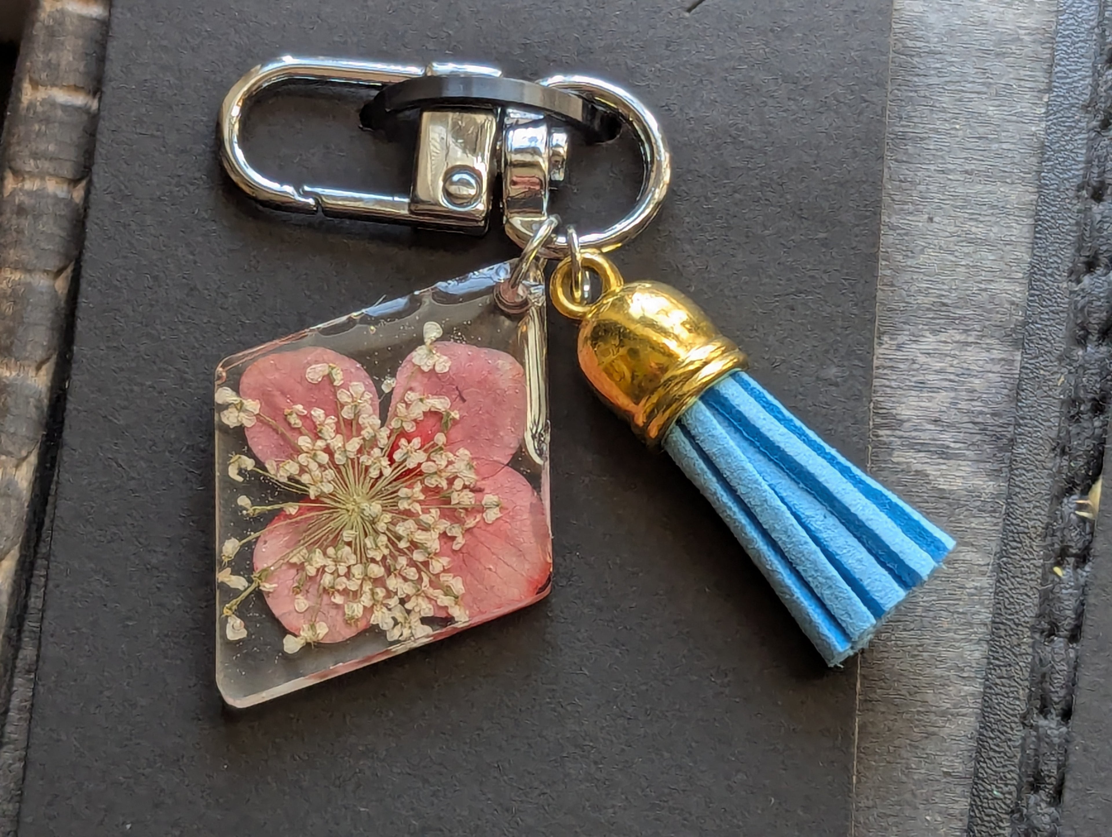 Flower zipper clipper