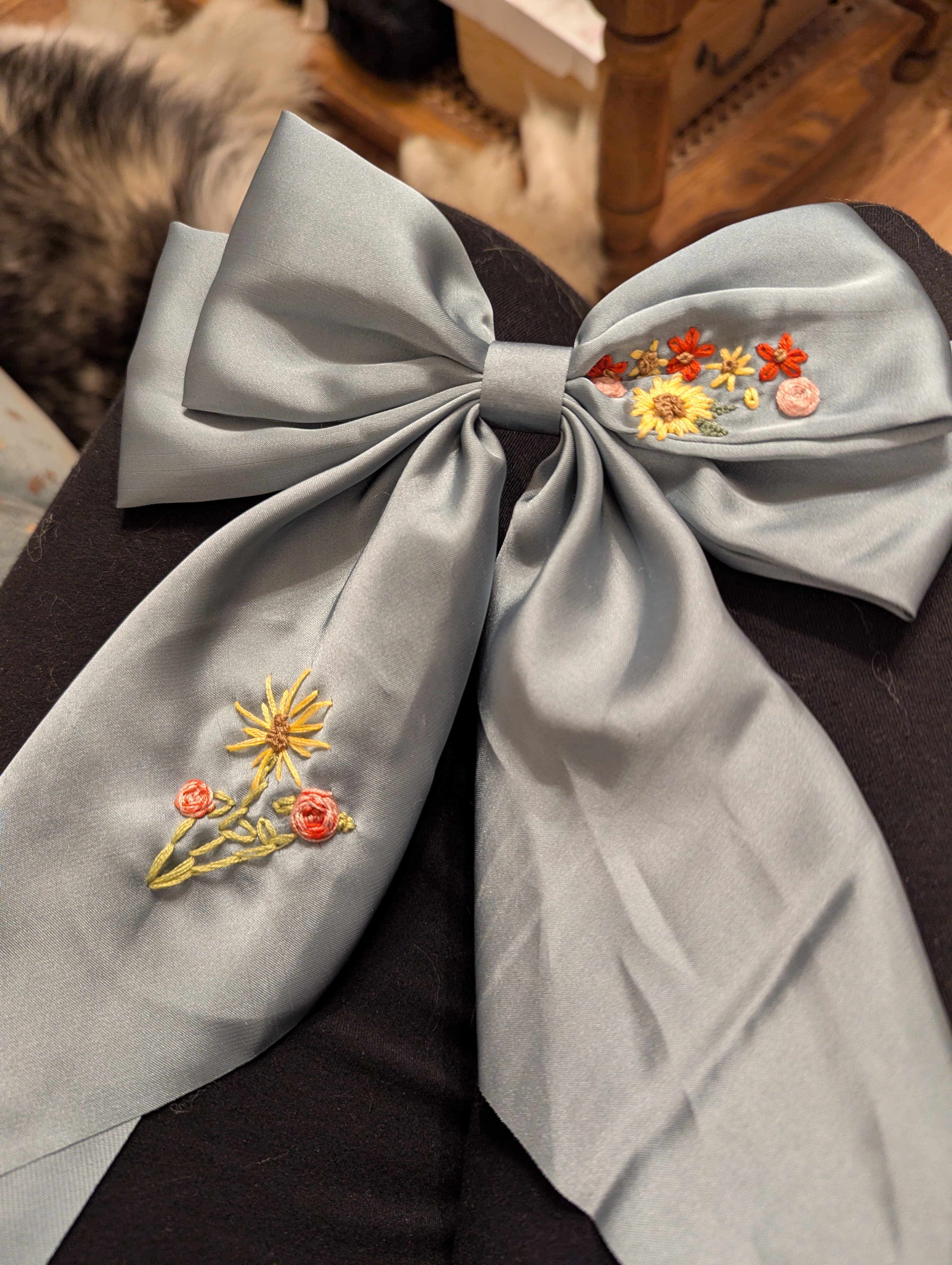 Embroidered hair bow