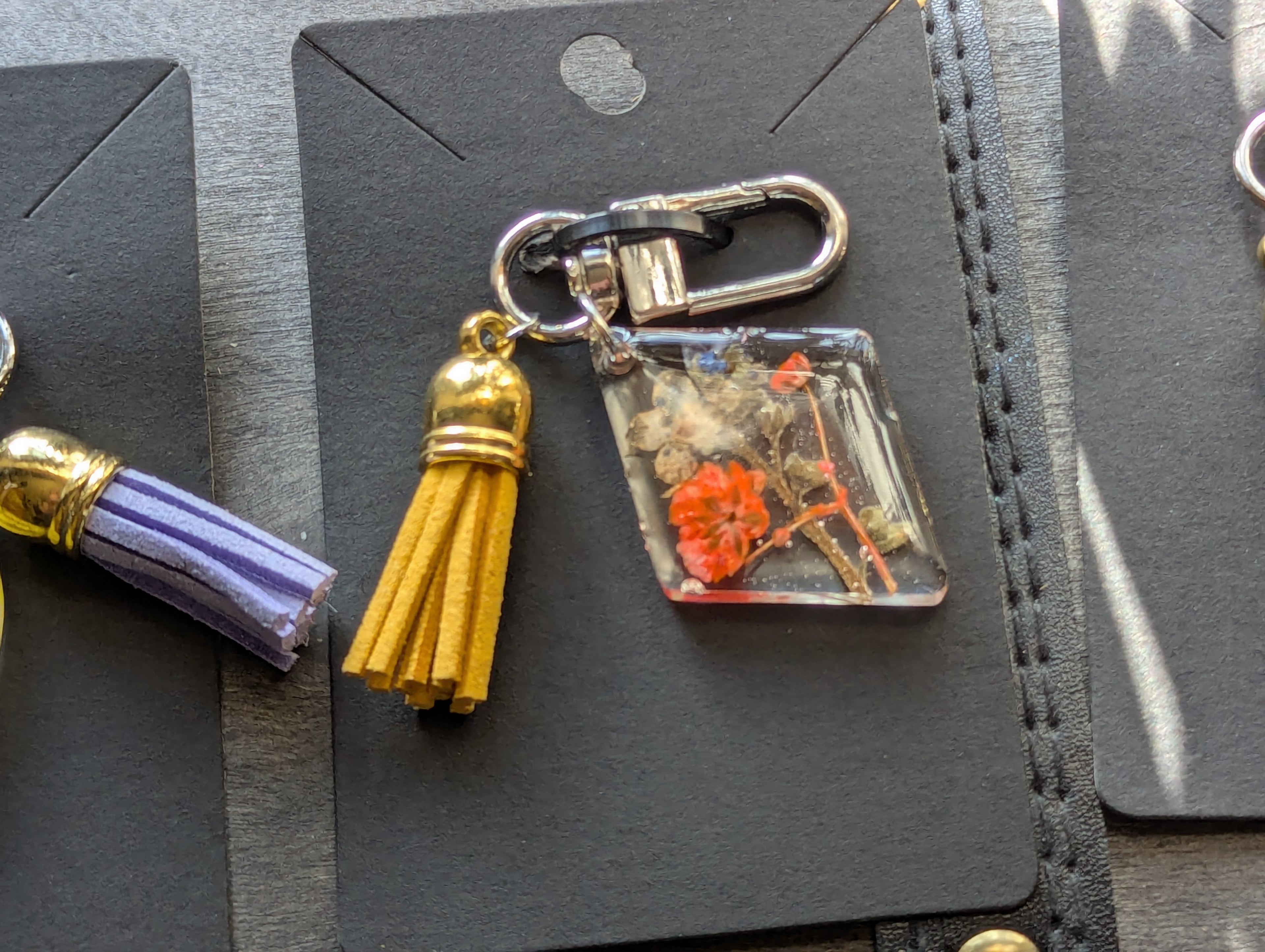 Flower zipper clipper