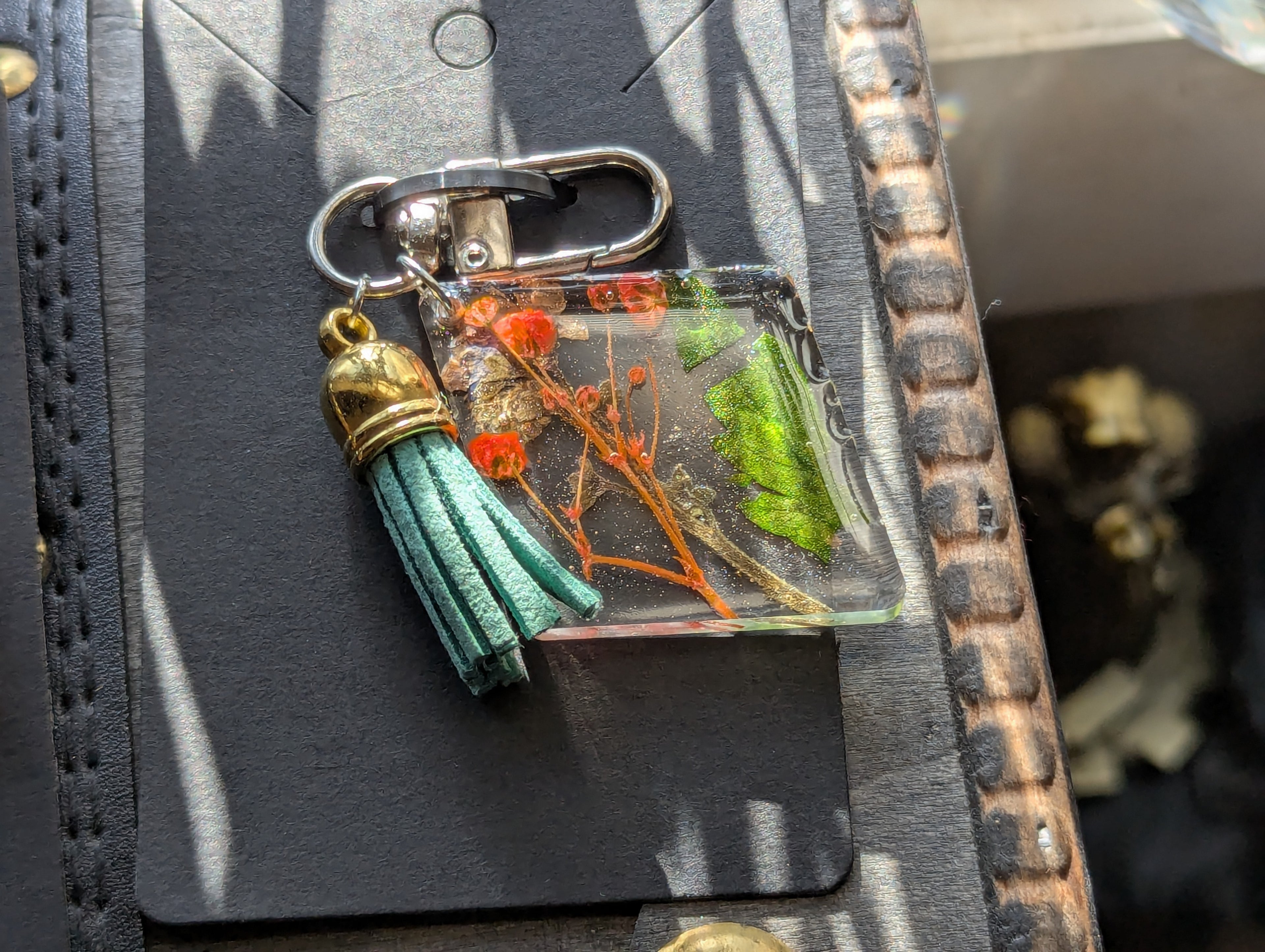 Flower zipper clipper