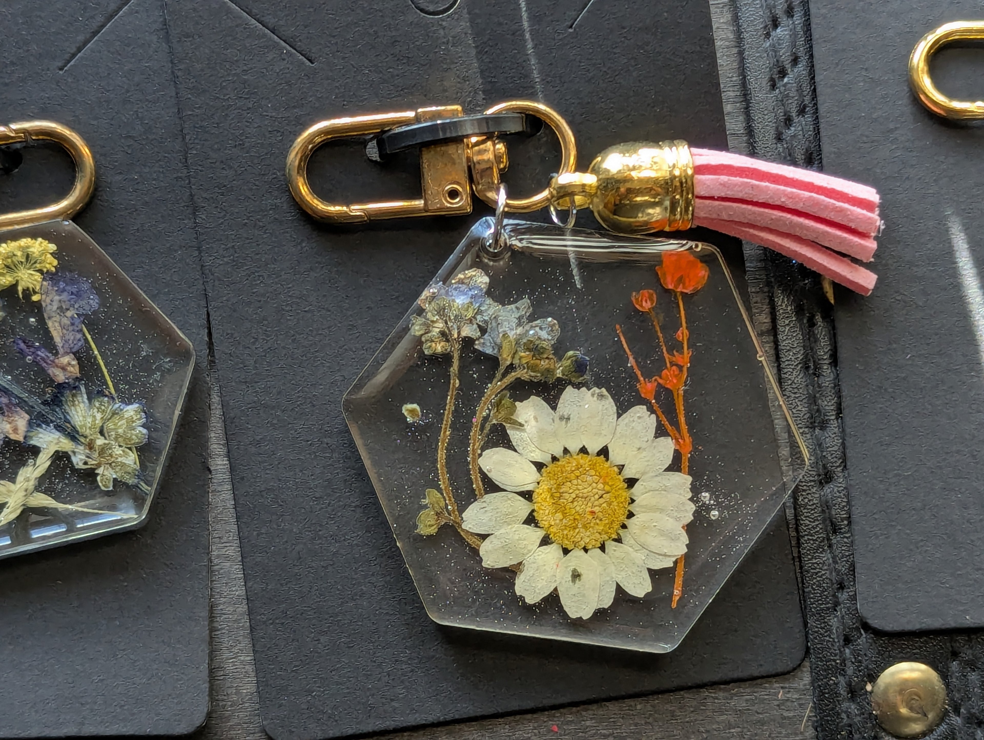 Flower zipper clipper